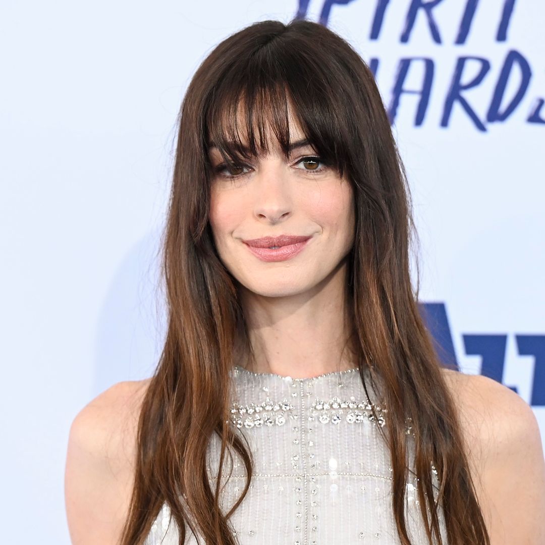 Anne Hathaway schools us on how to style white jeans for summer