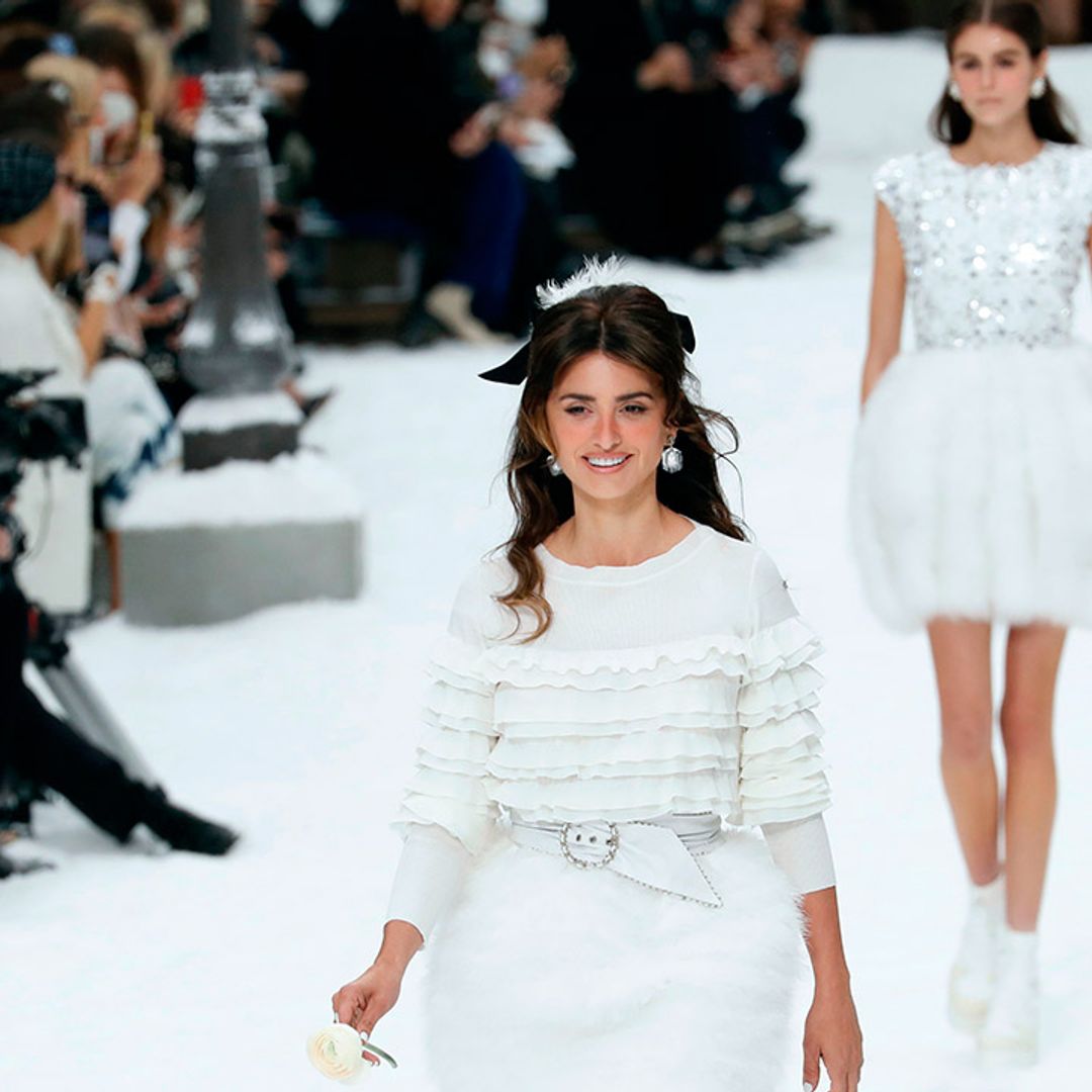 Penelope Cruz walks the Chanel AW19 catwalk carrying a white rose in  tribute to Karl Lagerfeld