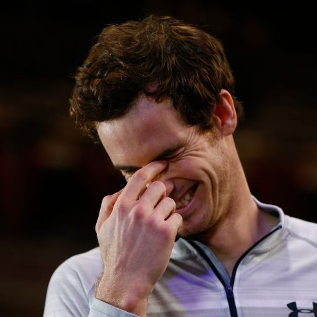 See the awkward moment Andy Murray breaks commemorative plate ahead of Shenzhen Open