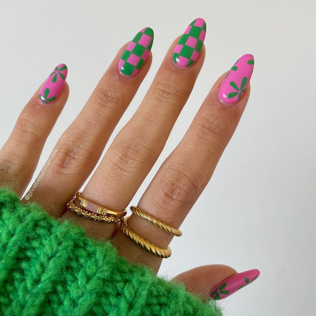 Retro pink and green @phoebesummernails