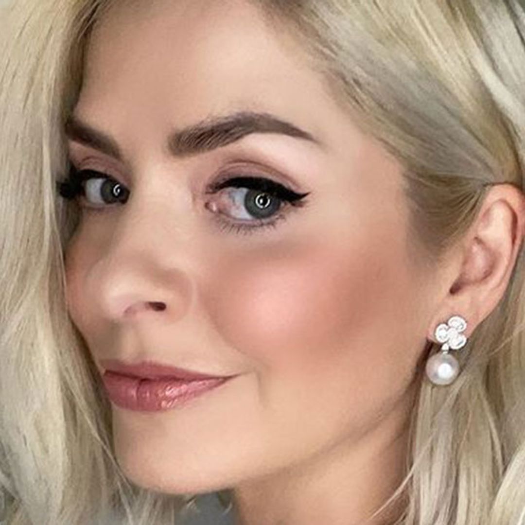 Holly Willoughby's icy blue Dancing on Ice gown is worthy of a Disney princess