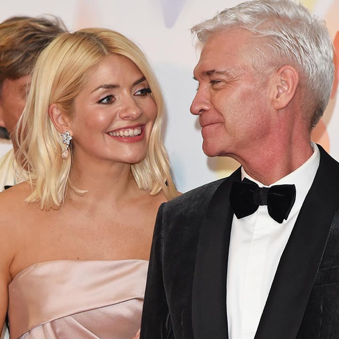 Holly Willoughby's fans in love with new photo with Phillip Schofield