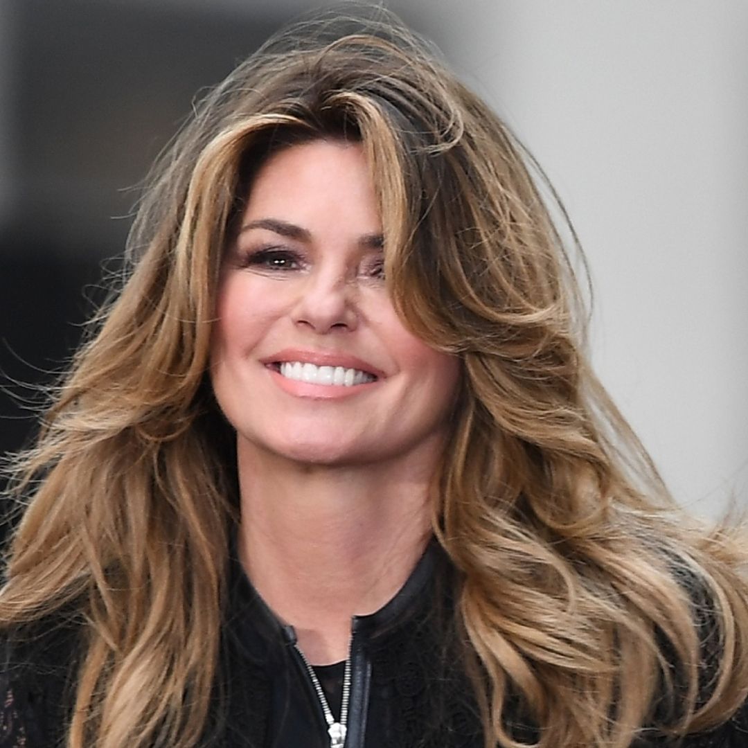 Shania Twain stuns in fresh-faced candid snapshot in form-fitting skinny jeans