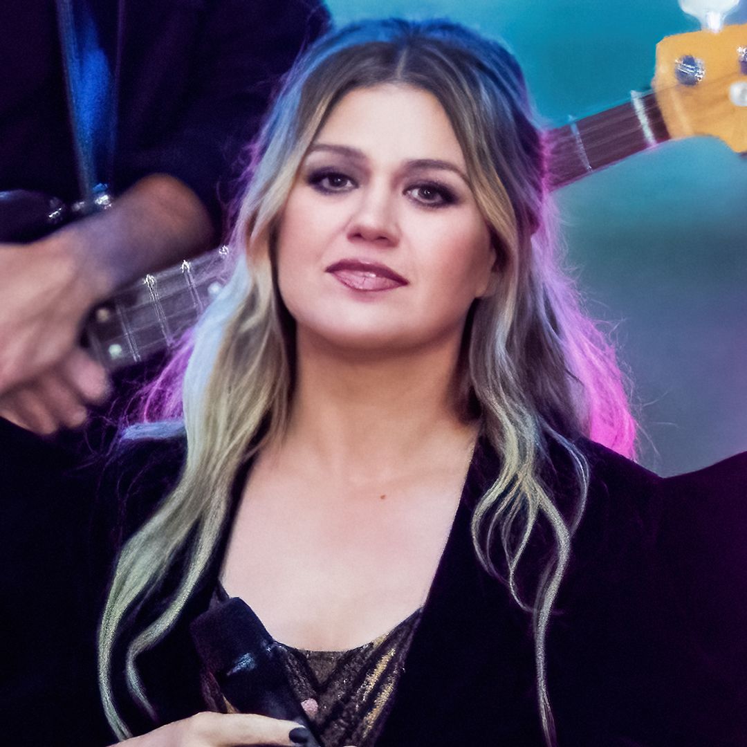 Kelly Clarkson makes return to Vegas stage 3 months after ex Brandon Blackstock's death