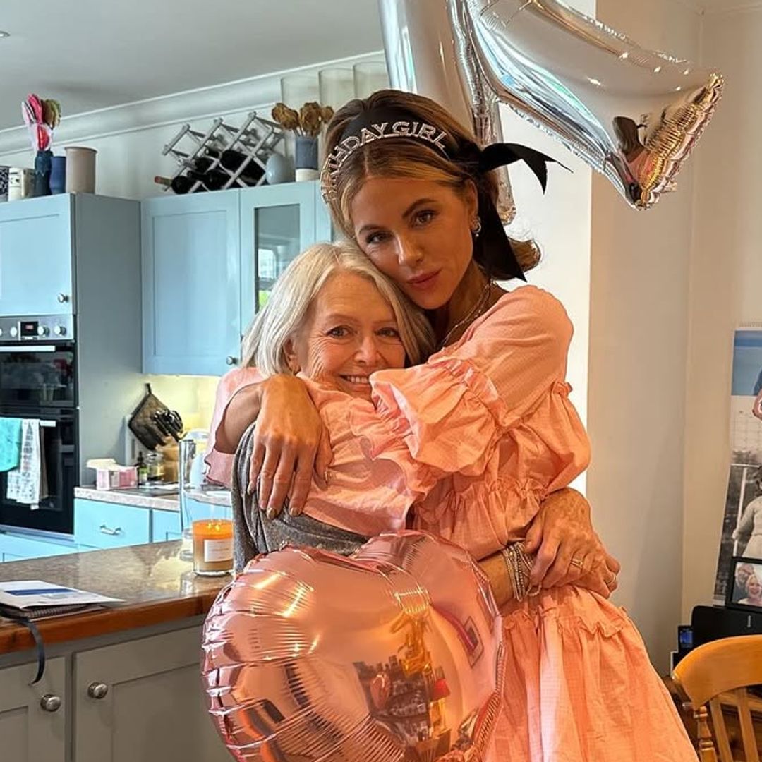 Kate Beckinsale reveals her mom died in her arms in emotional message: 'I am paralyzed'