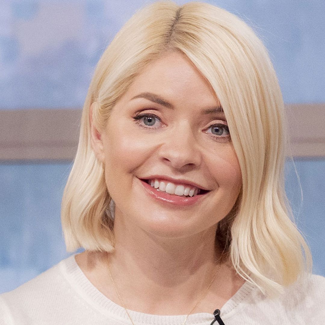 Holly Willoughby sends fans wild in the most elegant shirt dress
