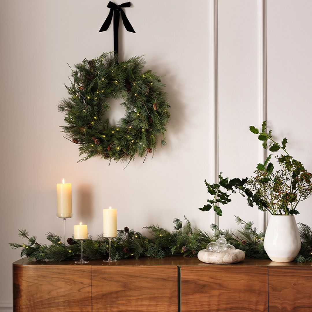 The White Company Ultimate Fir Tree Wreath