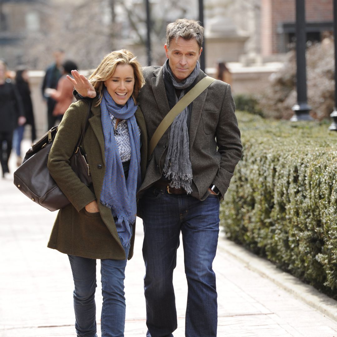 "Pilote" -- Tim Daly incarne Henry McCord, le mari de la secrétaire d'État Elizabeth McCord (T?a Leoni), dans MADAME SECRETARY, en première sur CBS pour le réseau de télévision CBS.