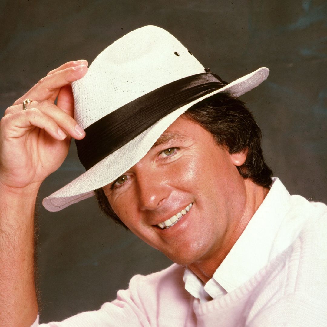 Dallas heartthrob Patrick Duffy spotted working in supermarket — see