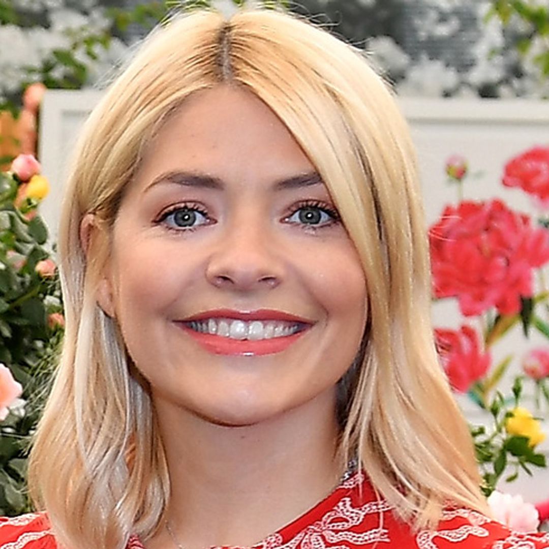 Holly Willoughby looks incredible in this bargain pair of Topshop shorts - and they're selling out already