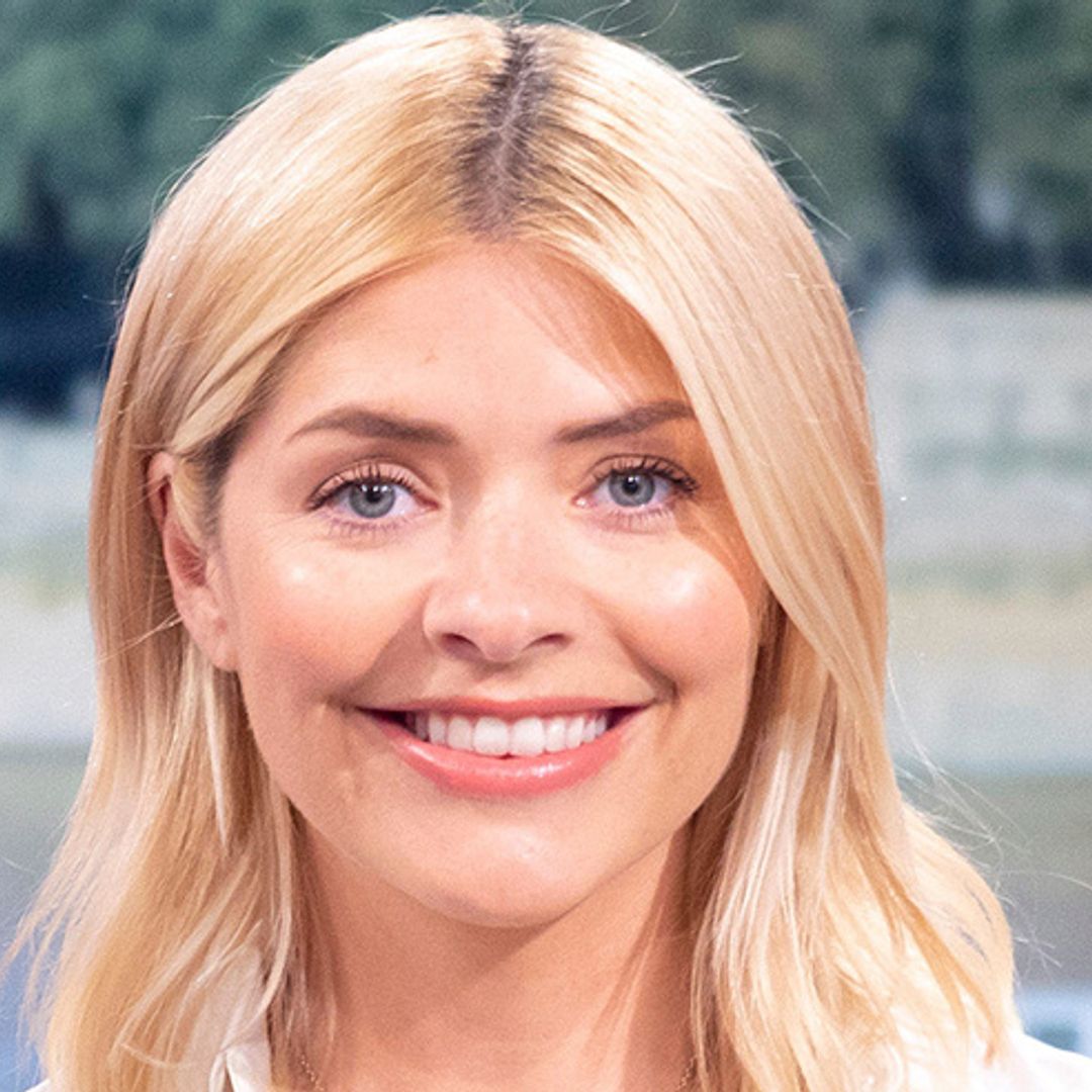 Holly Willoughby channels back-to-school vibe with chic dress by Zara