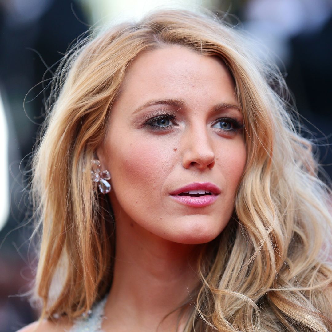 Blake Lively looks gorgeous in bustier and high-waisted jeans