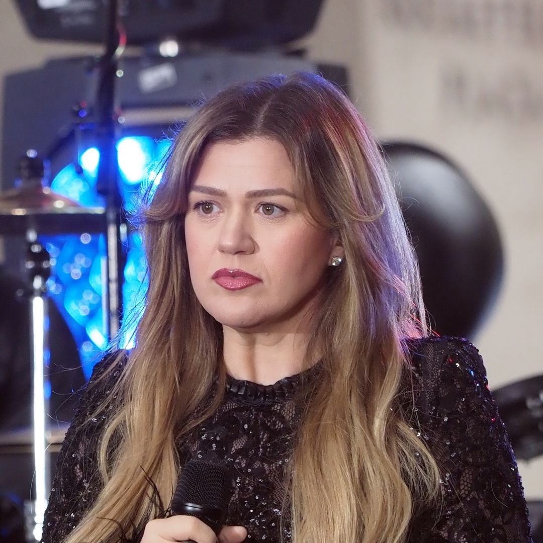 Kelly Clarkson receives unexpected disappointing career news