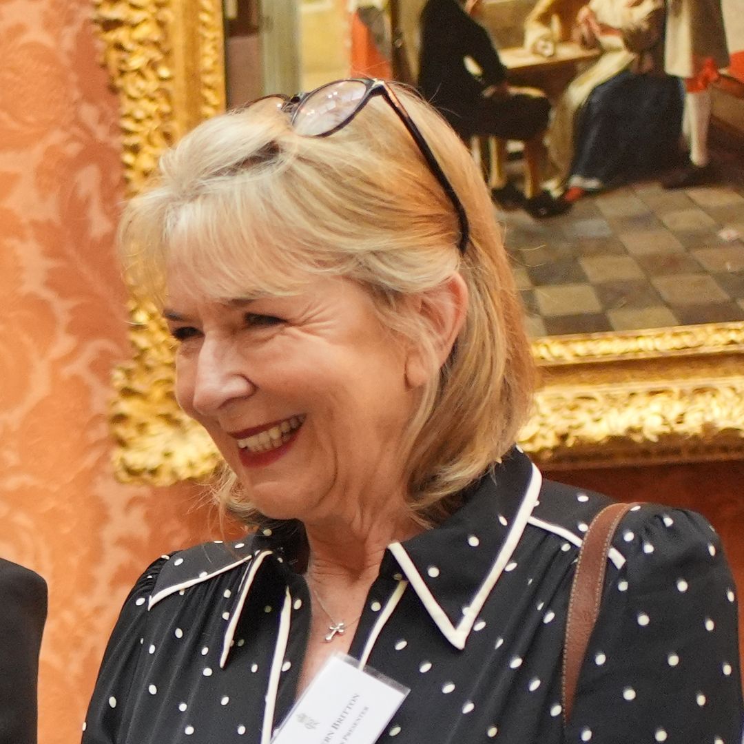 Fern Britton's life-size portrait at home following 'sensational' transformation at 67