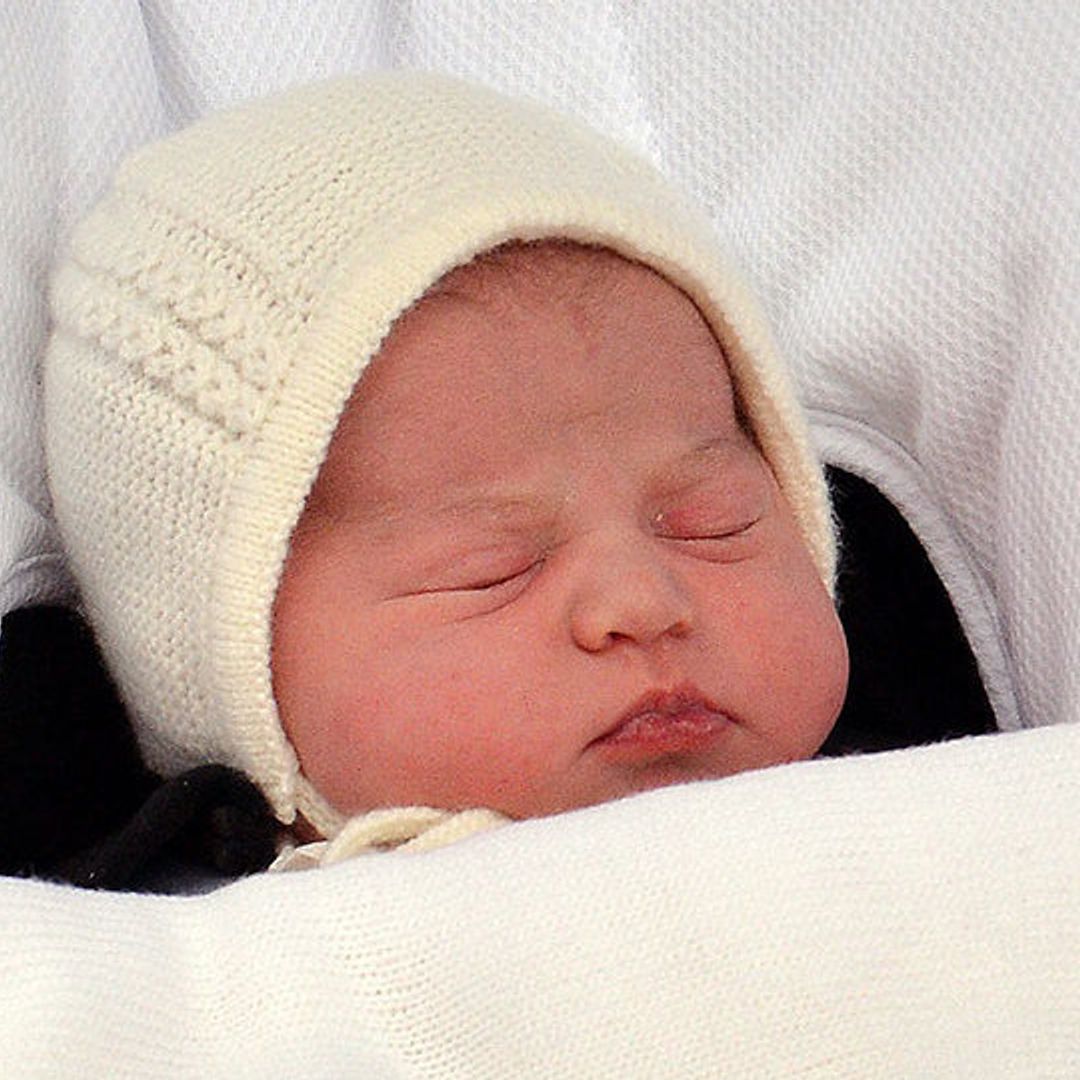 Royal Mint unveil new £5 coin to celebrate Princess' birth