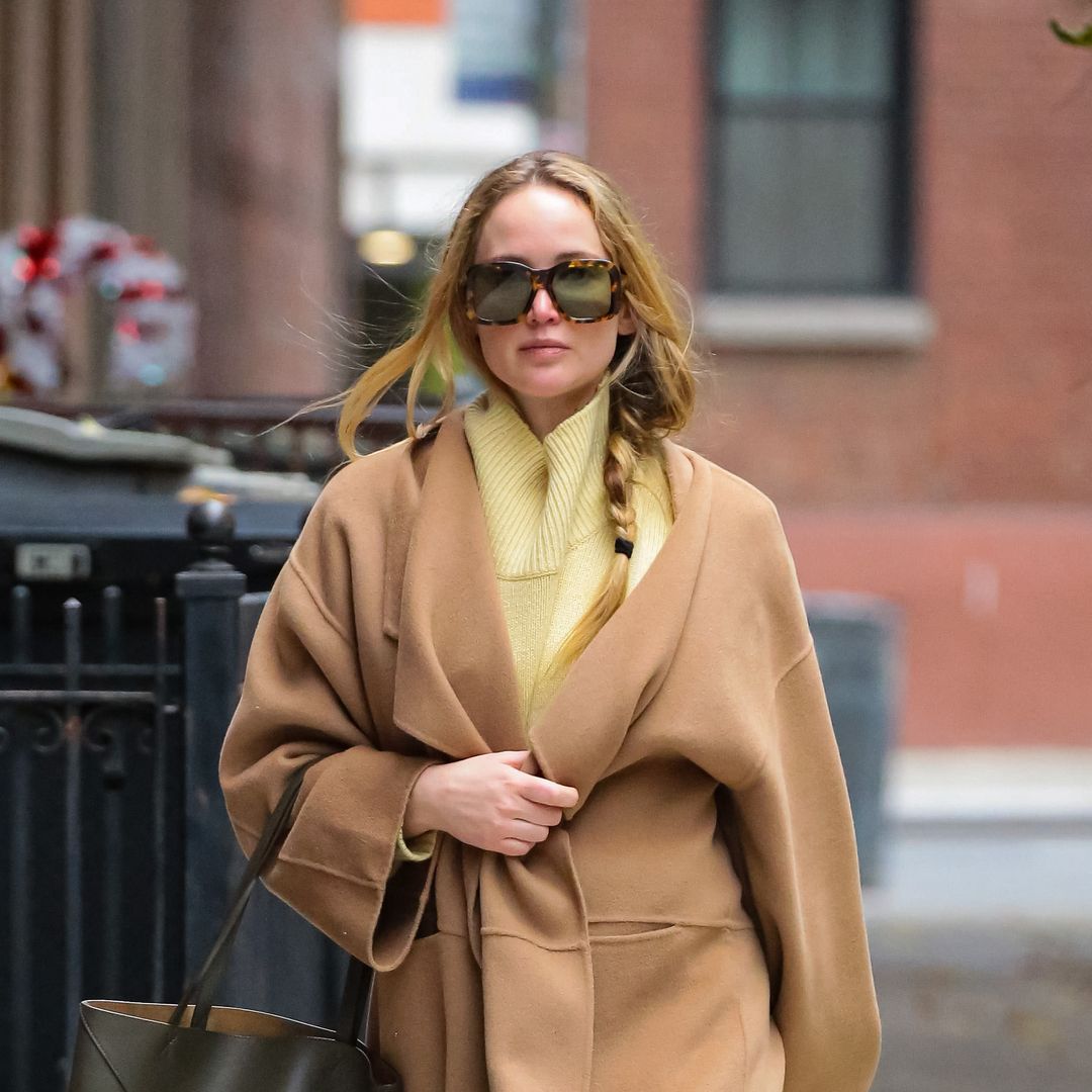 Jennifer Lawrence nails quiet luxury in chic trench coat while stepping out in New York City