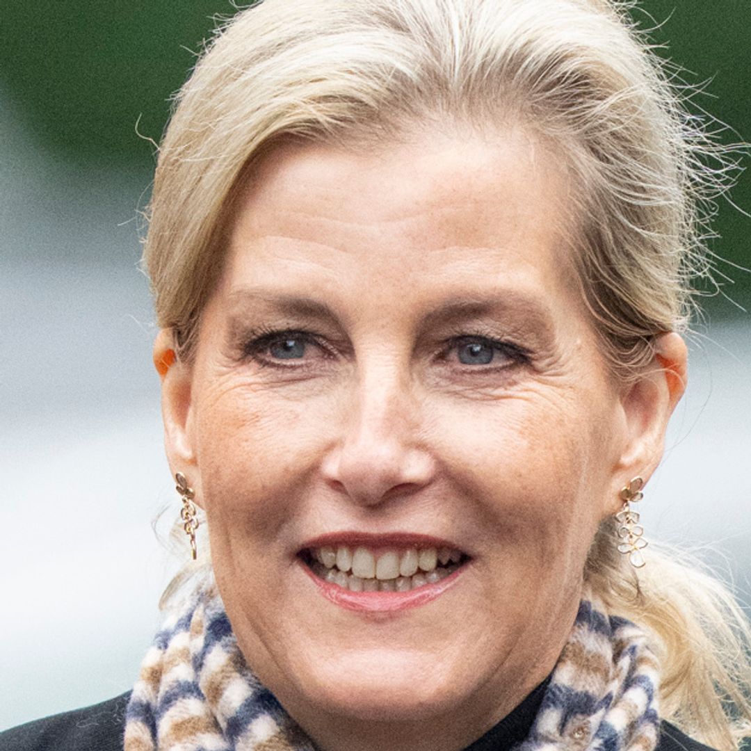 Duchess Sophie finesses the quickest shoe change