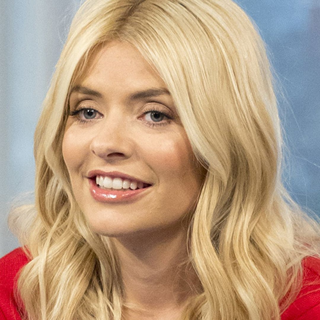 Holly Willoughby's pink ZARA high heels give us serious shoe envy!