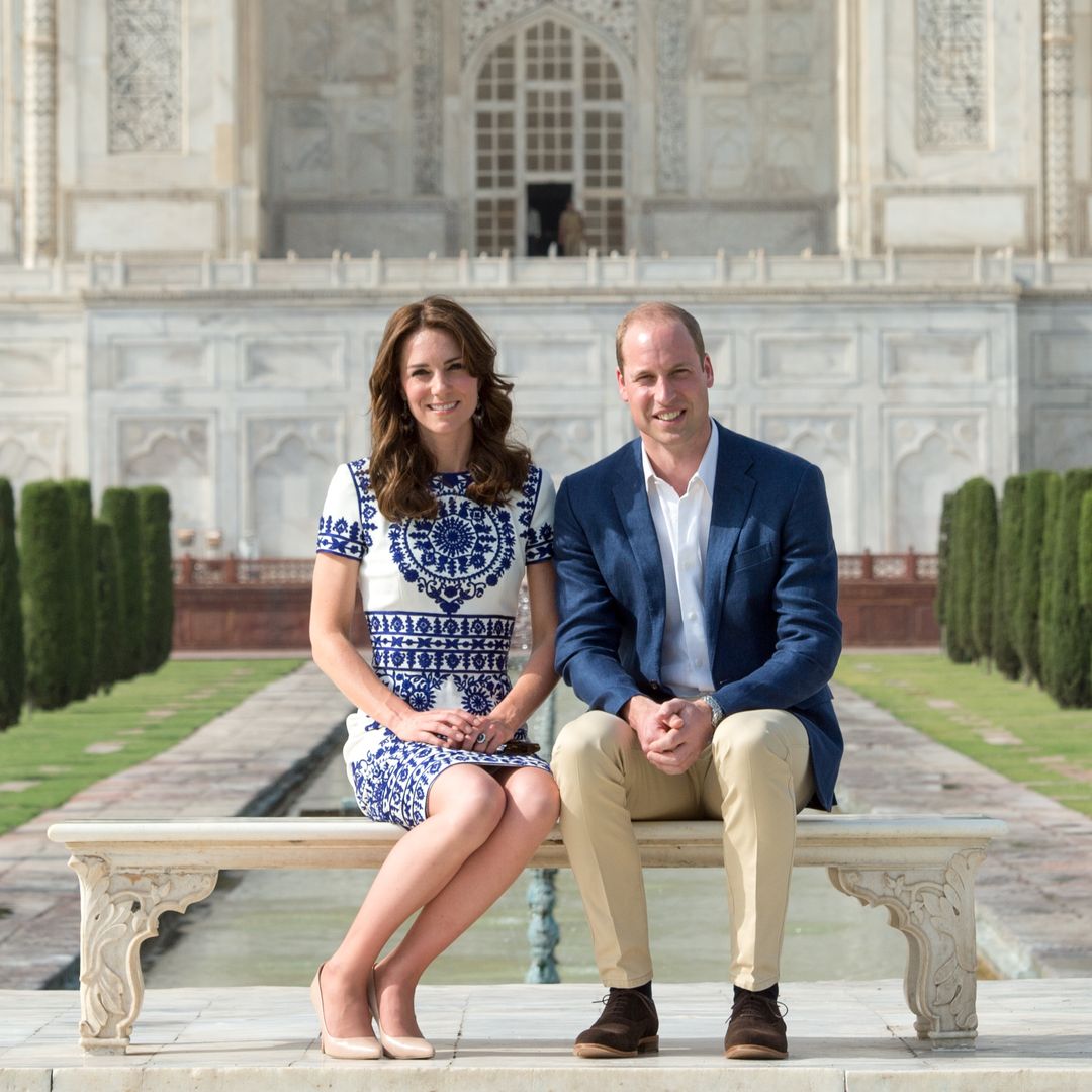 11 rare and incredibly sweet photos of Prince William and Princess Kate posing together