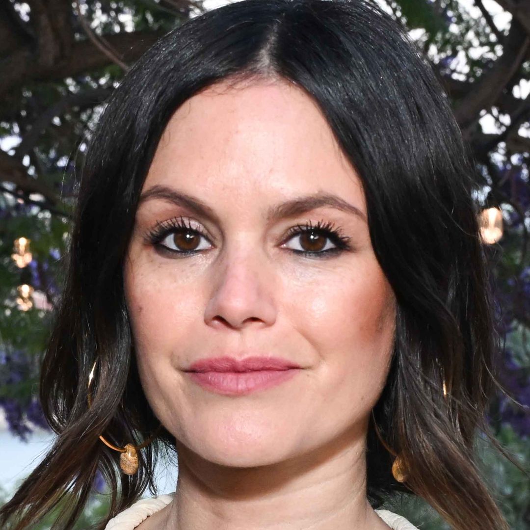 The OC star Rachel Bilson wore a maxi skirt from this royal-loved brand and it’s perfect for us petite girls