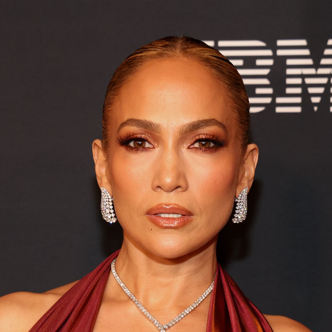 Jennifer Lopez shares stunning picture of her toned abs in a bikini — see