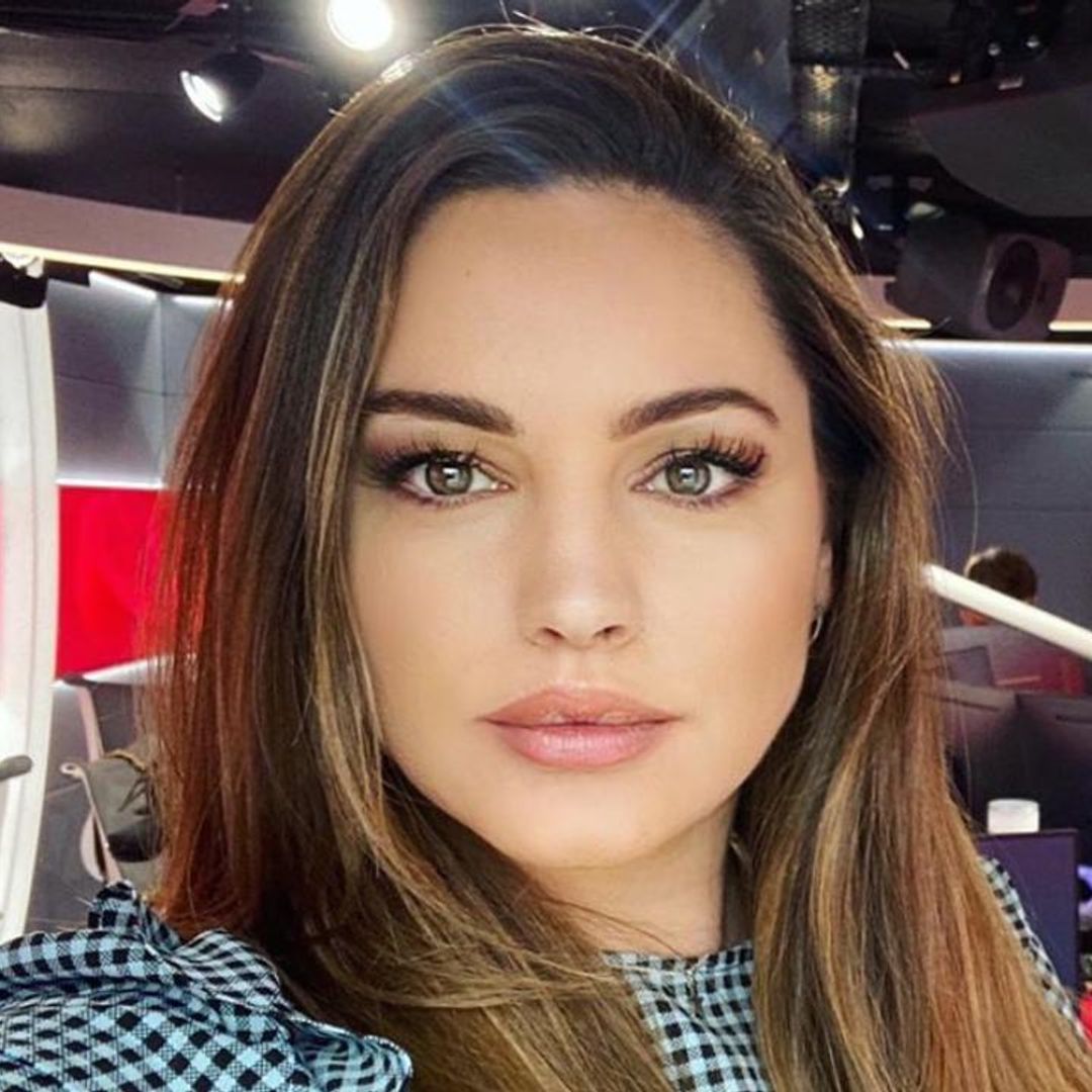 Kelly Brook's cosy jumper is the perfect autumn staple
