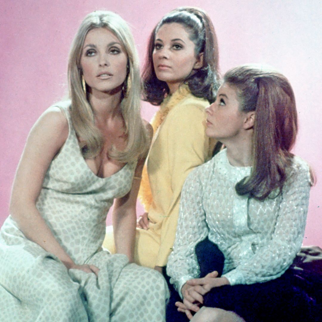 10 Iconic 1960s fashion trends we still love today