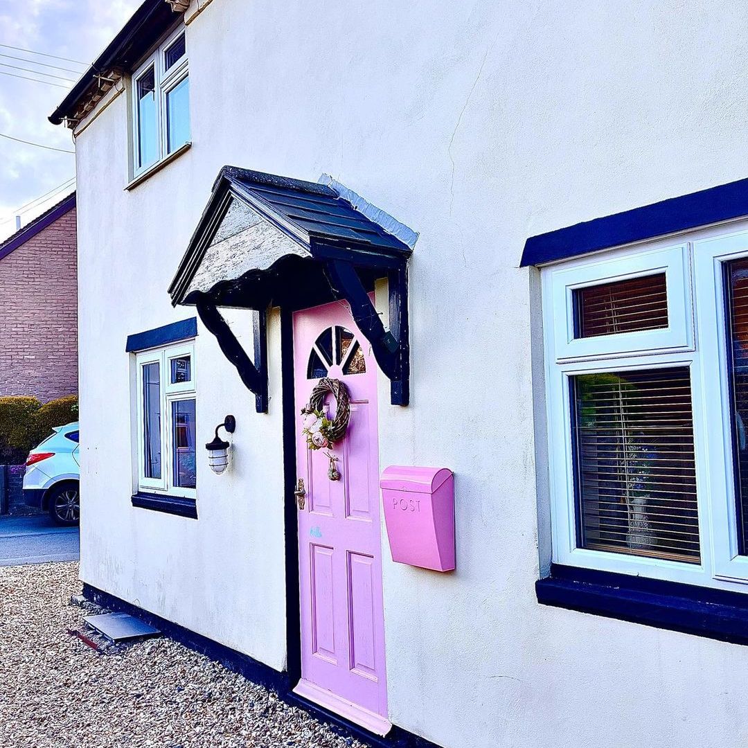 I live in a 200-year-old cottage with surprising psychedelic interiors