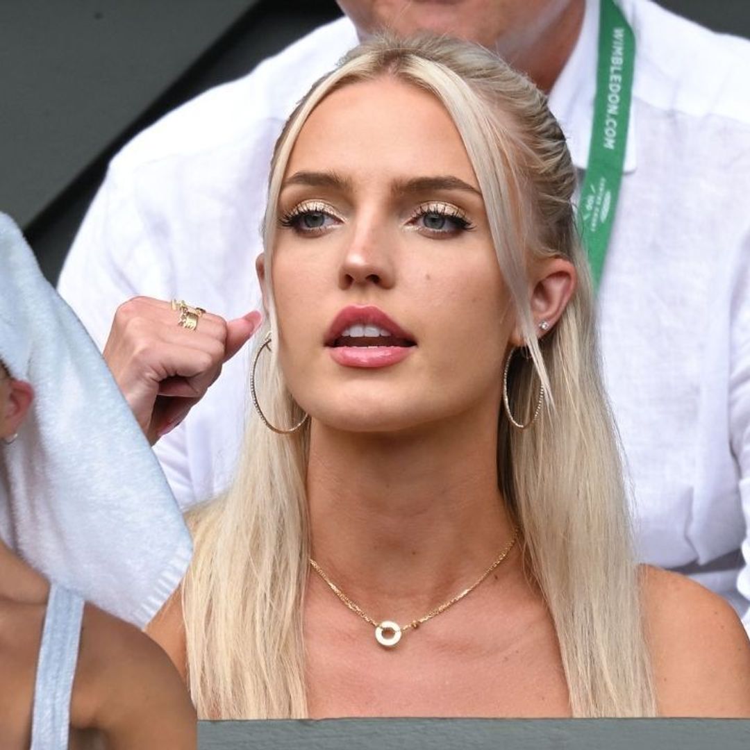 Morgan Riddle uses Emily Ratajowski's face mask before watching Taylor Fritz at Wimbledon