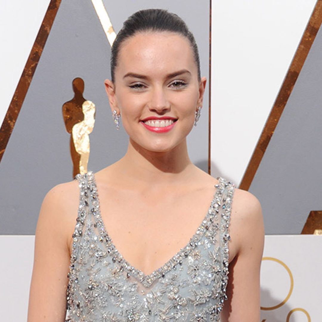 Oops! Daisy Ridley accidentally dyes her skin yellow with a homemade face mask
