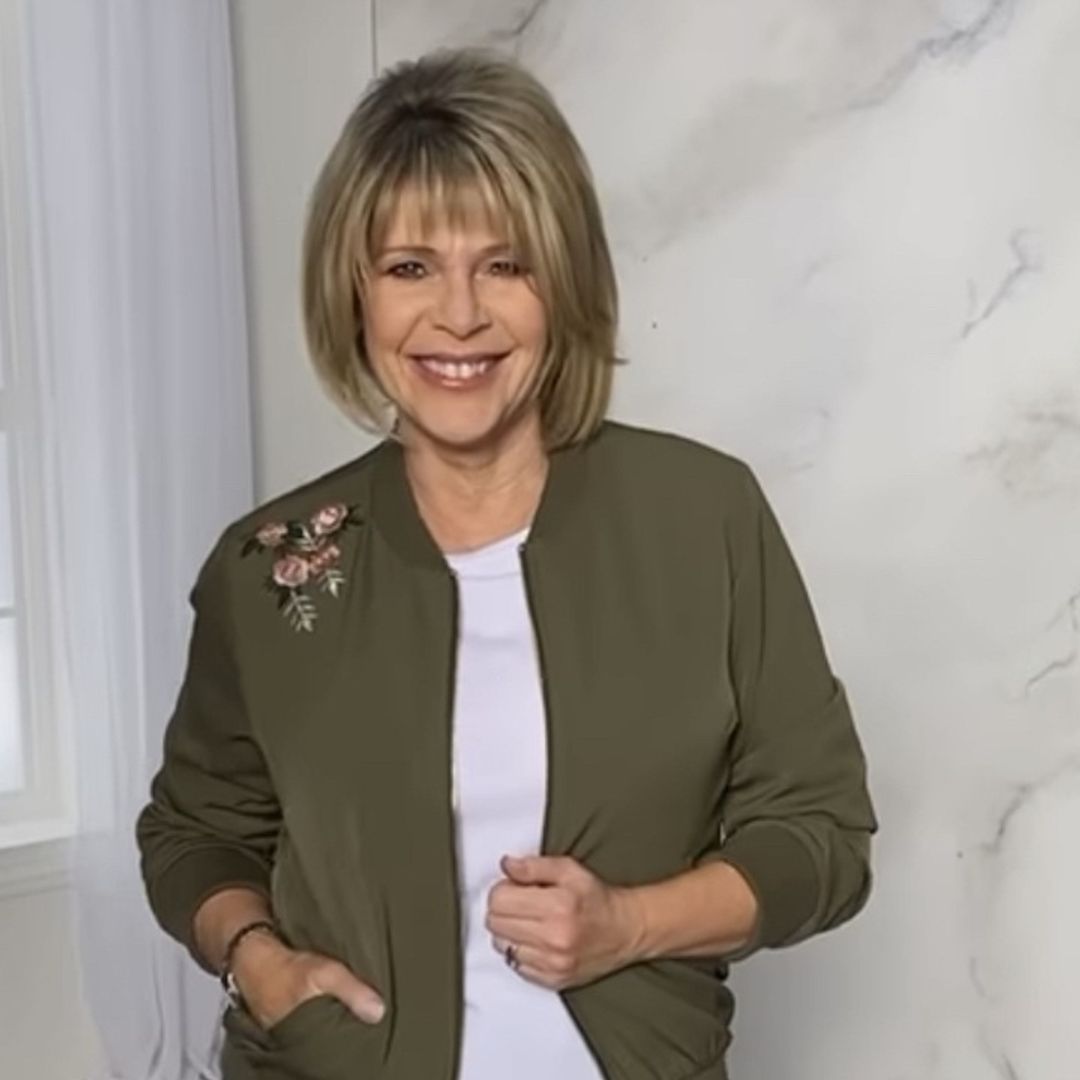 Ruth Langsford rocks waist-cinching mom jeans and looks incredible