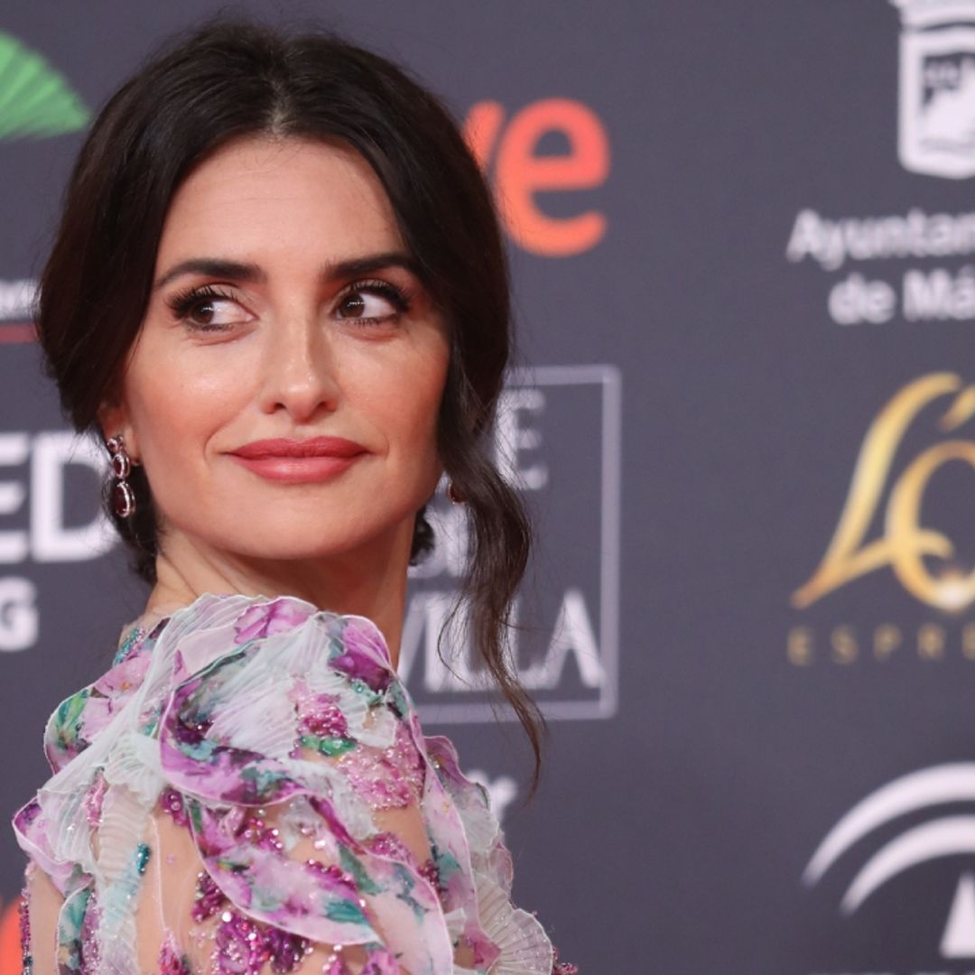 Penelope Cruz debuts an exciting new look with wildly different hairstyle