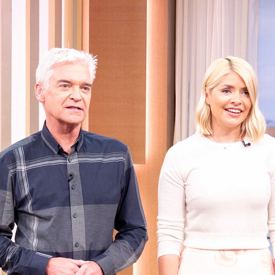 Holly Willoughby delights fans with twin baby news live on This Morning