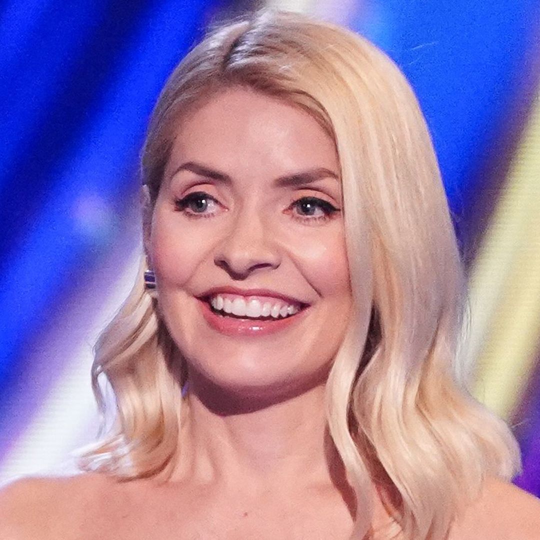 Holly Willoughby is an ice queen in £6,090 dress on Dancing on Ice | HELLO!