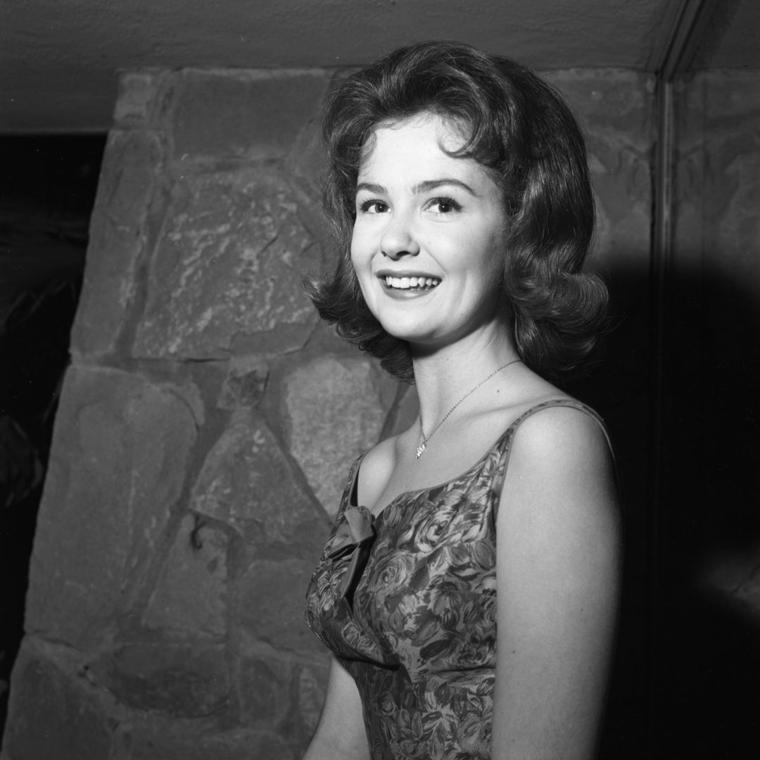 '60s sitcom star appears in latest photo with M*A*S*H star husband