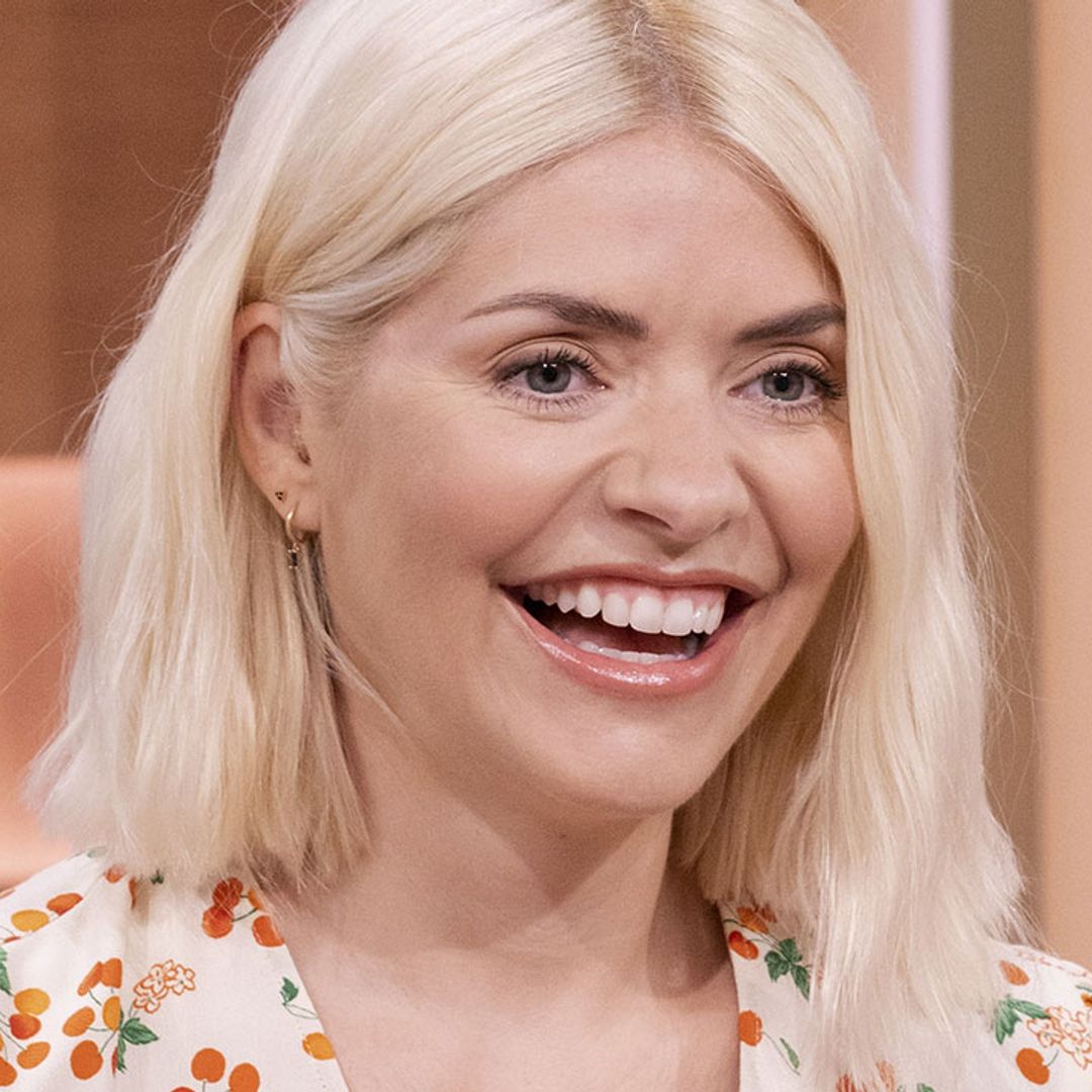 Holly Willoughby's fabulously fruity frock gets fans talking