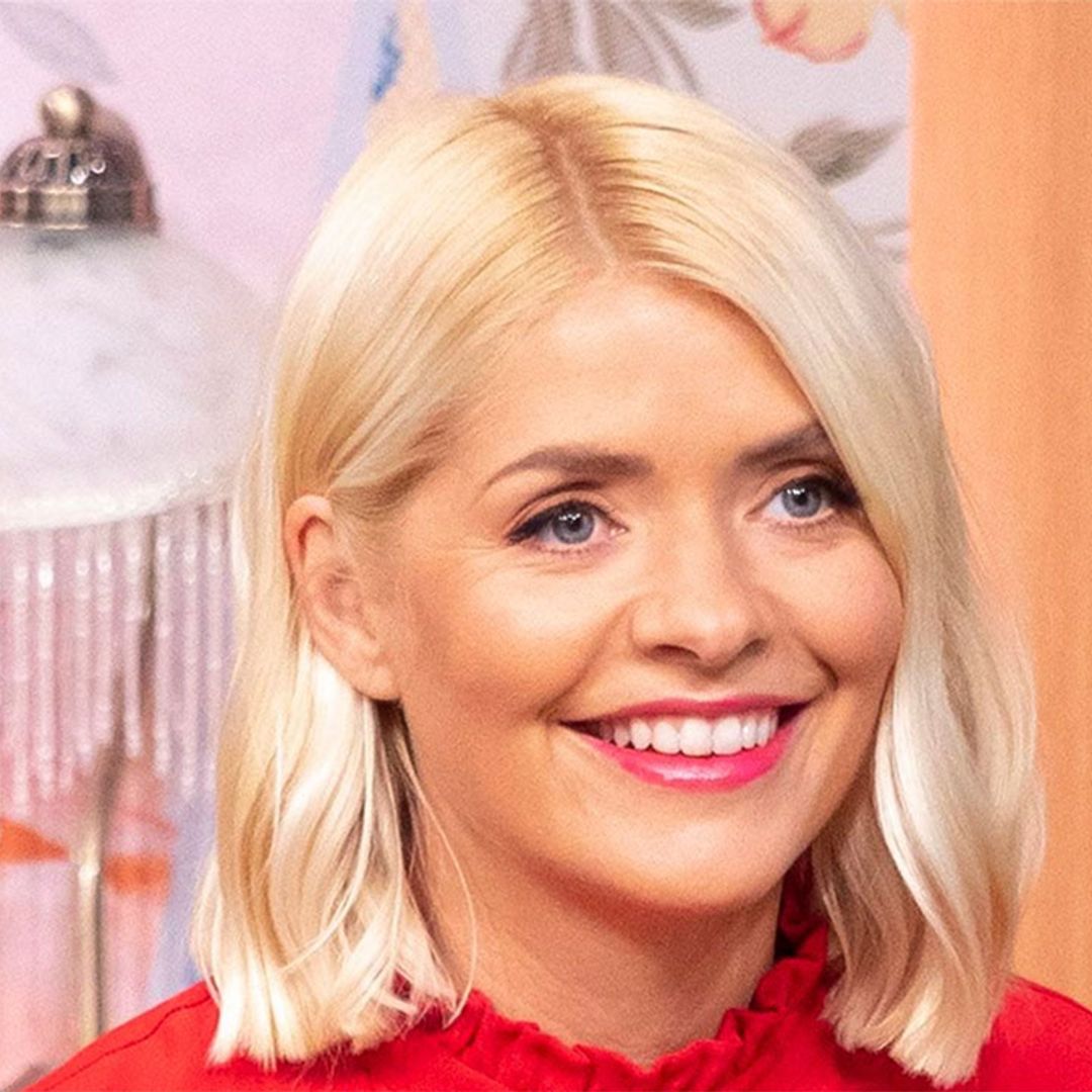 This Morning viewers are obsessed with Holly Willoughby's grey checked skirt