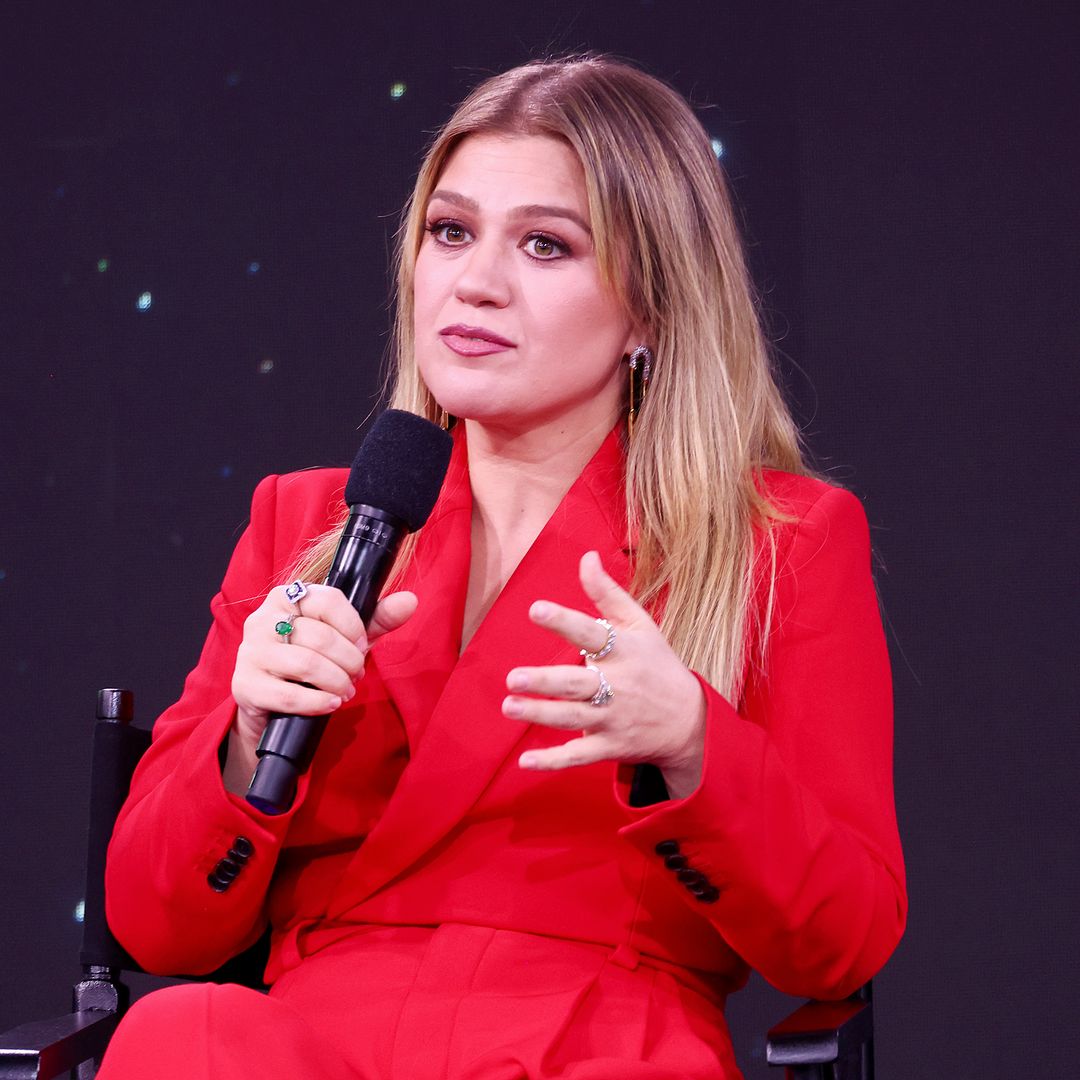Kelly Clarkson breaks silence after forgetting to delete private message in Daytime Emmy Award post blunder