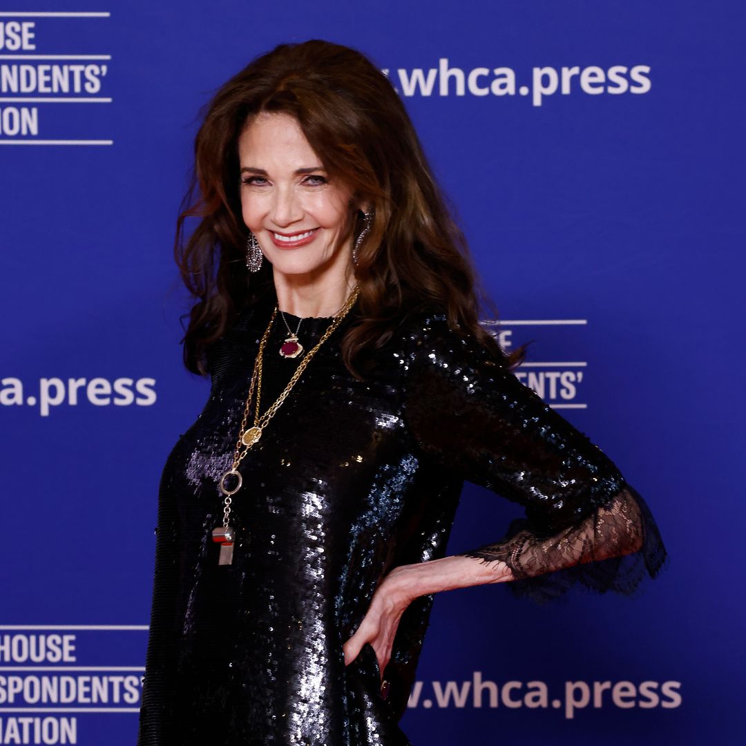 Lynda Carter, 73, joined by lookalike daughter for incredible honor
