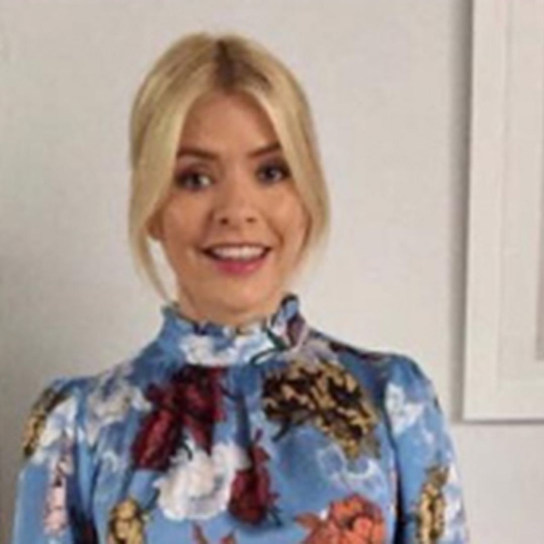 Holly Willoughby shows off toned legs in sexy leather mini skirt, £150 from Jigsaw