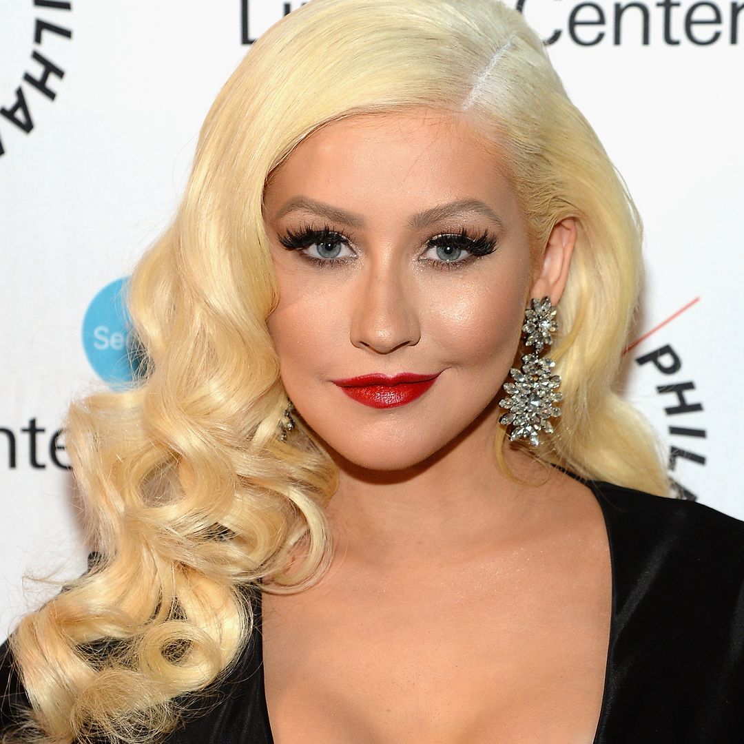Christina Aguilera Debuts Fresh New Look Hello 2703