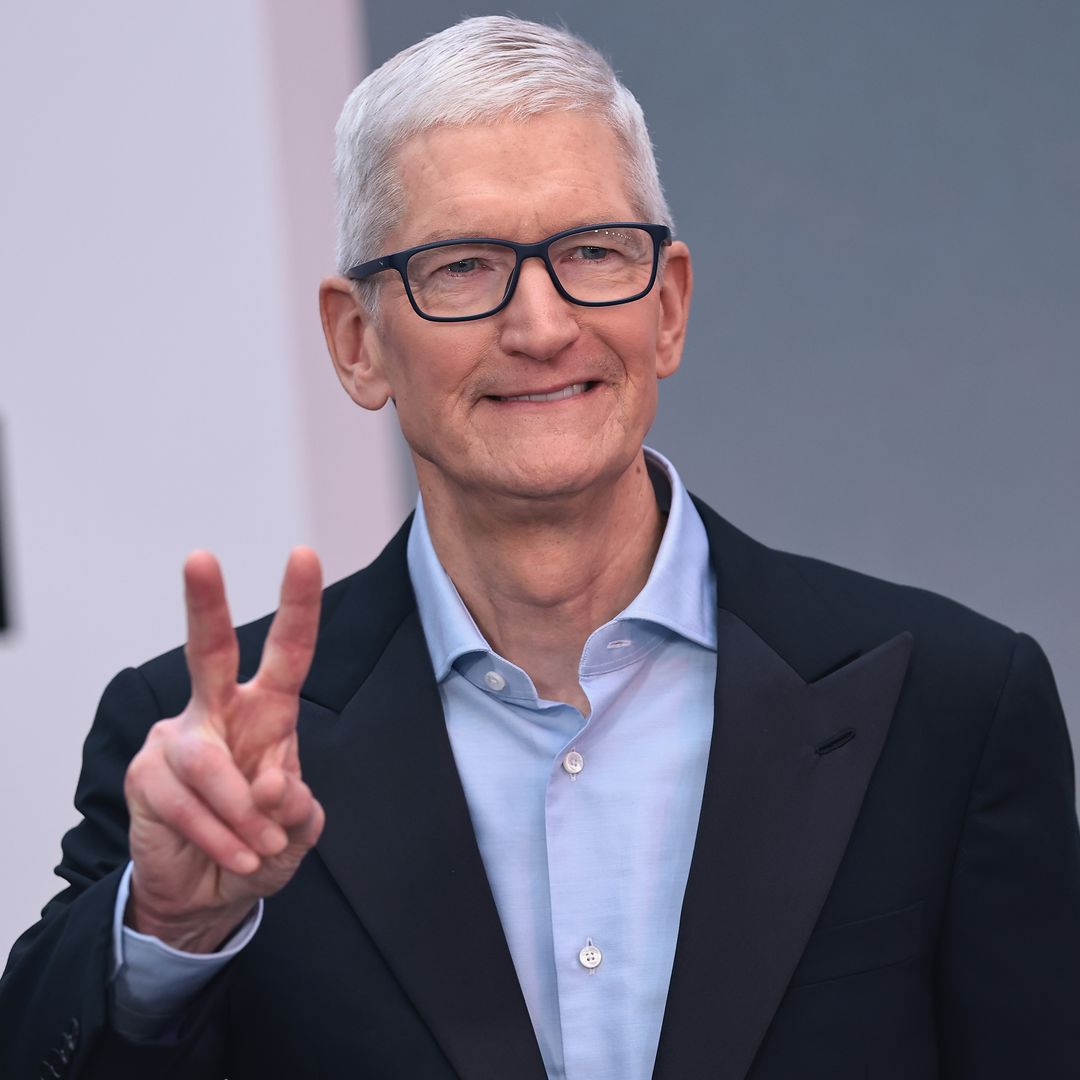 How much does Apple CEO Tim Cook make in a day?