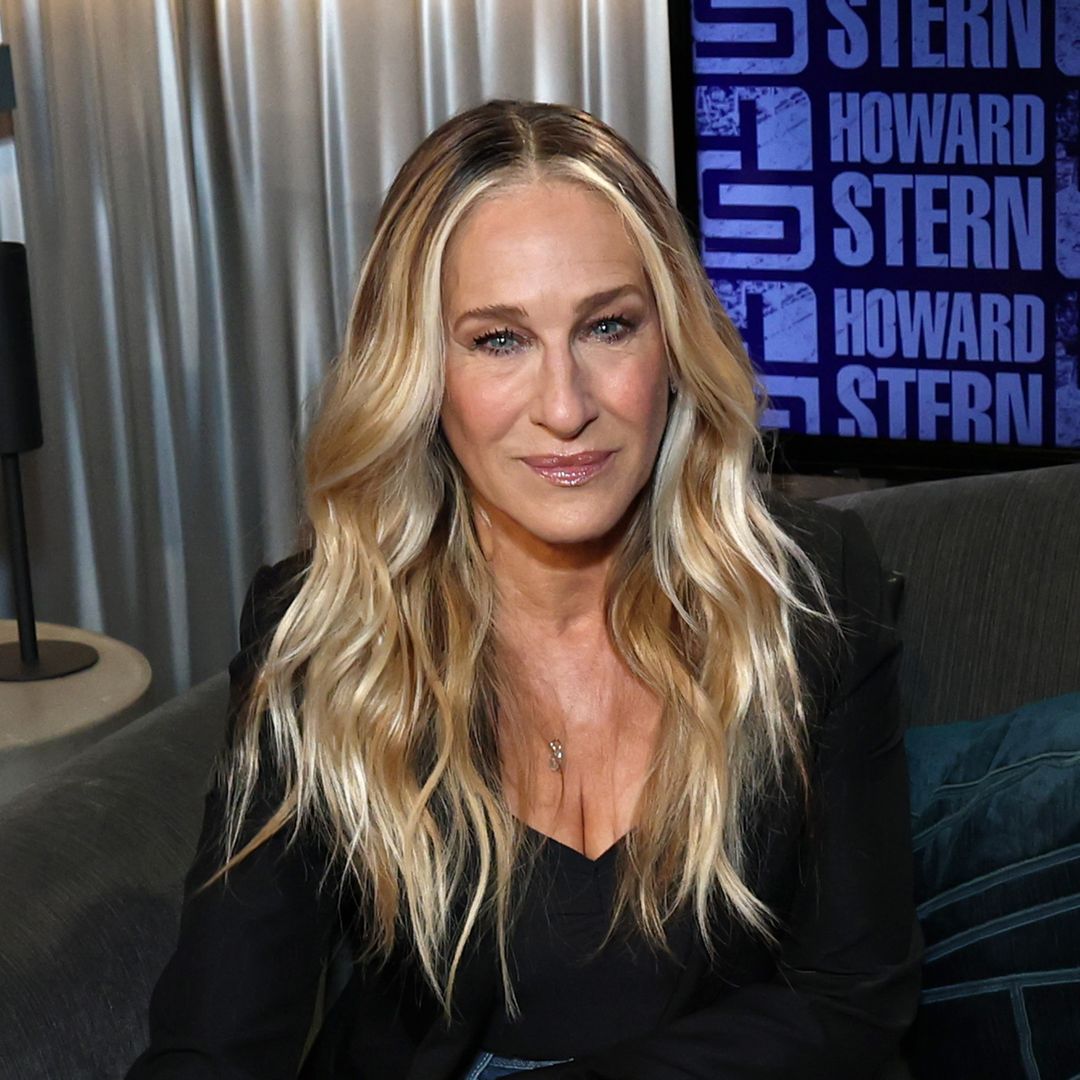 Sarah Jessica Parker divides fans in surprising footwear Carrie Bradshaw would never be seen in