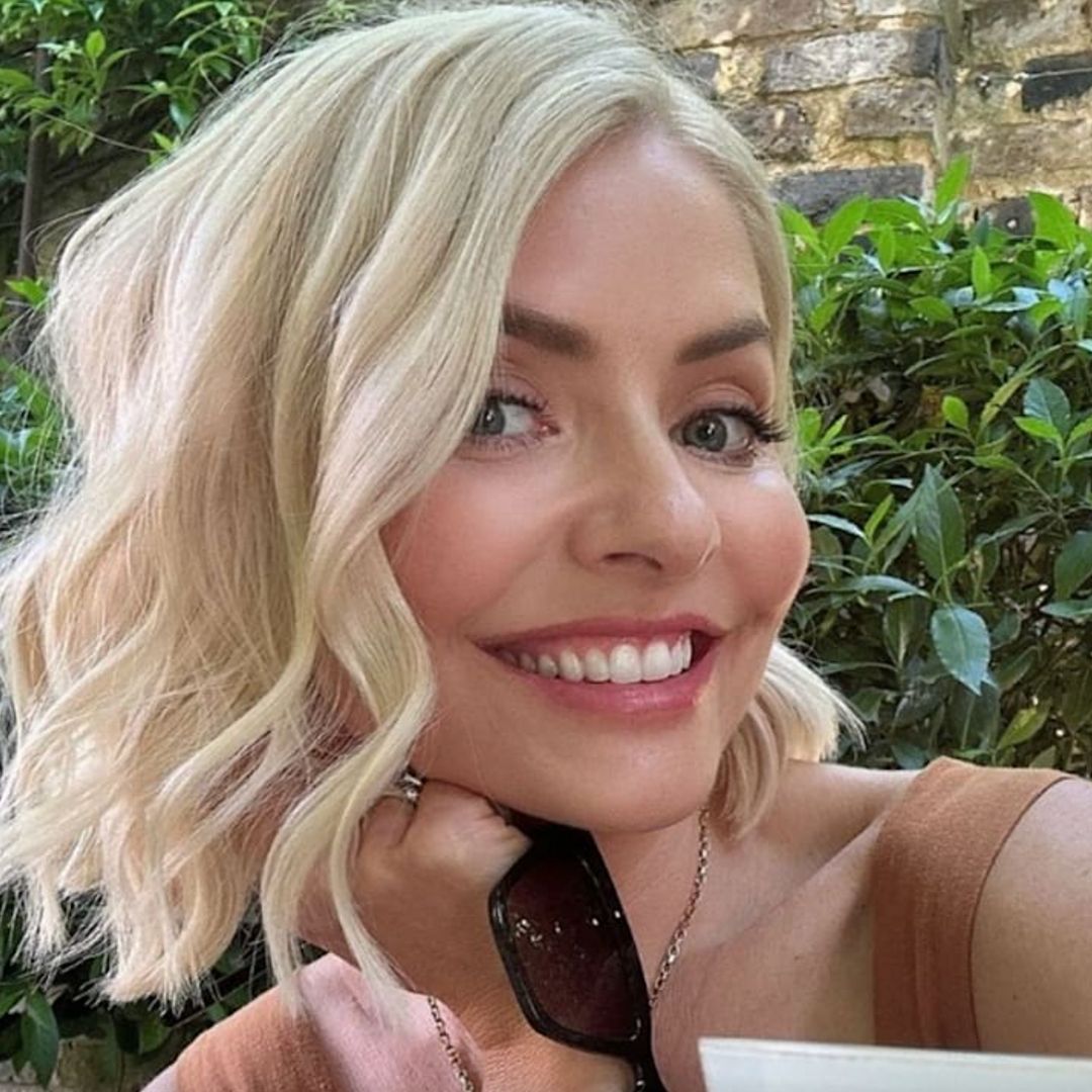 Holly Willoughby looks radiant in makeup-free photo inside £3m London home