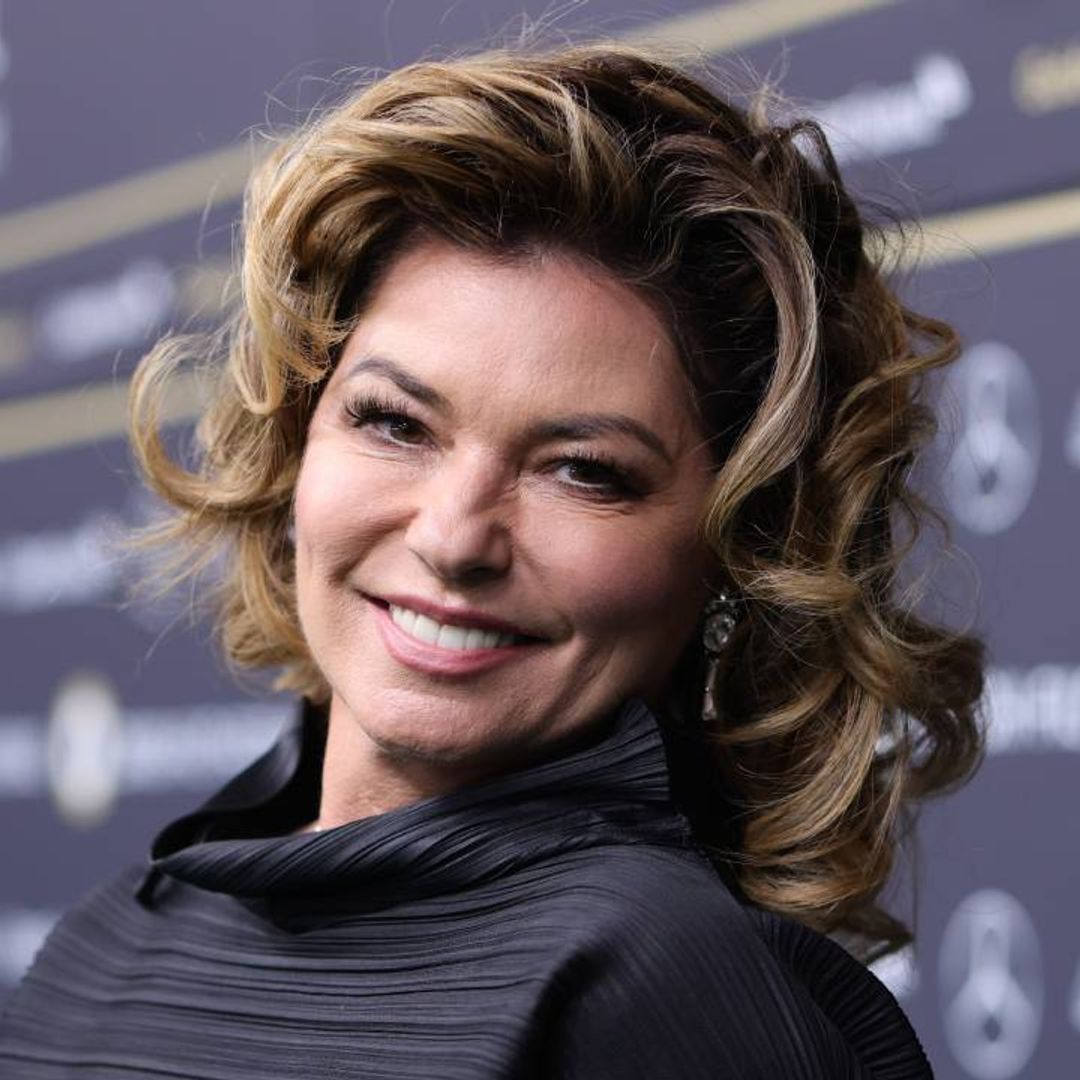 Shania Twain dazzles the stage once again following upsetting health news