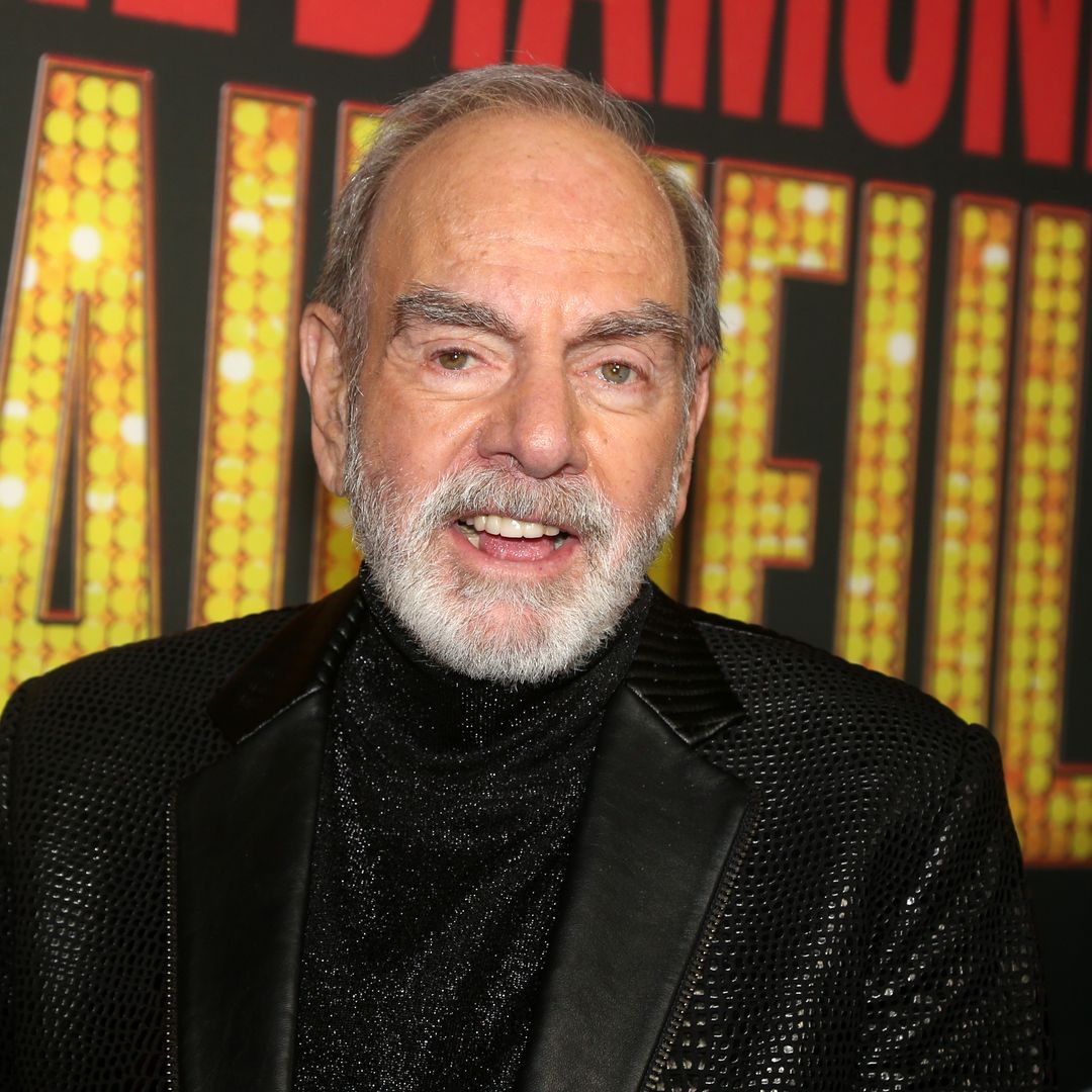 Meet Neil Diamond's 4 very private kids he shares with 2 ex-wives