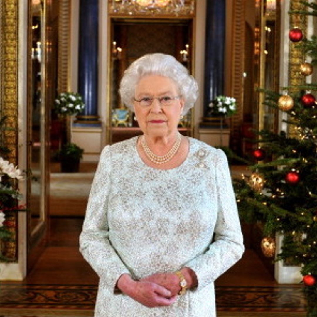 Queen Elizabeth kicks off Christmas boarding a train to Sandringham