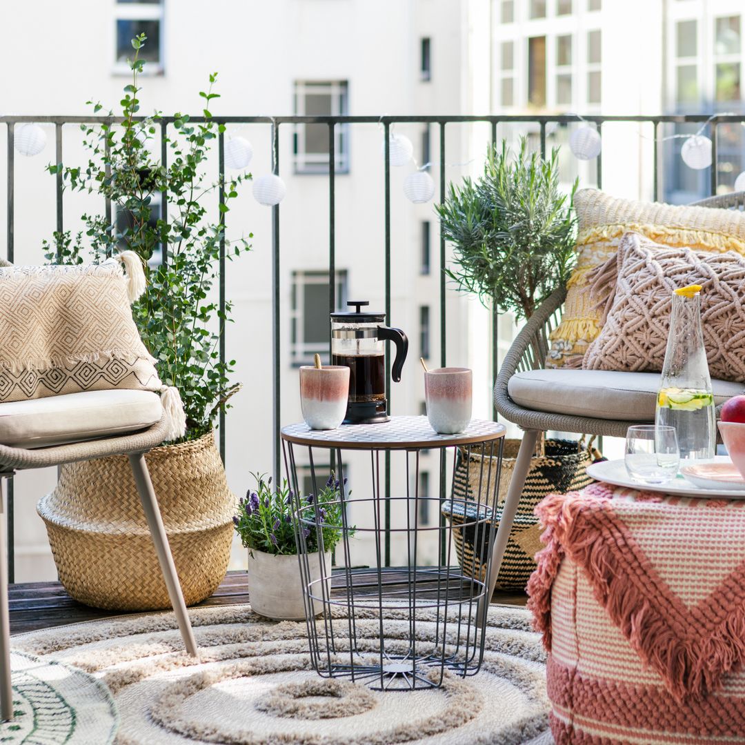 Balcony décor ideas to create the perfect outdoor seating area