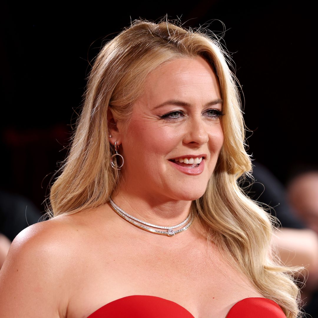 Alicia Silverstone steals the show in a stunning Jessica Rabbit-style red dress