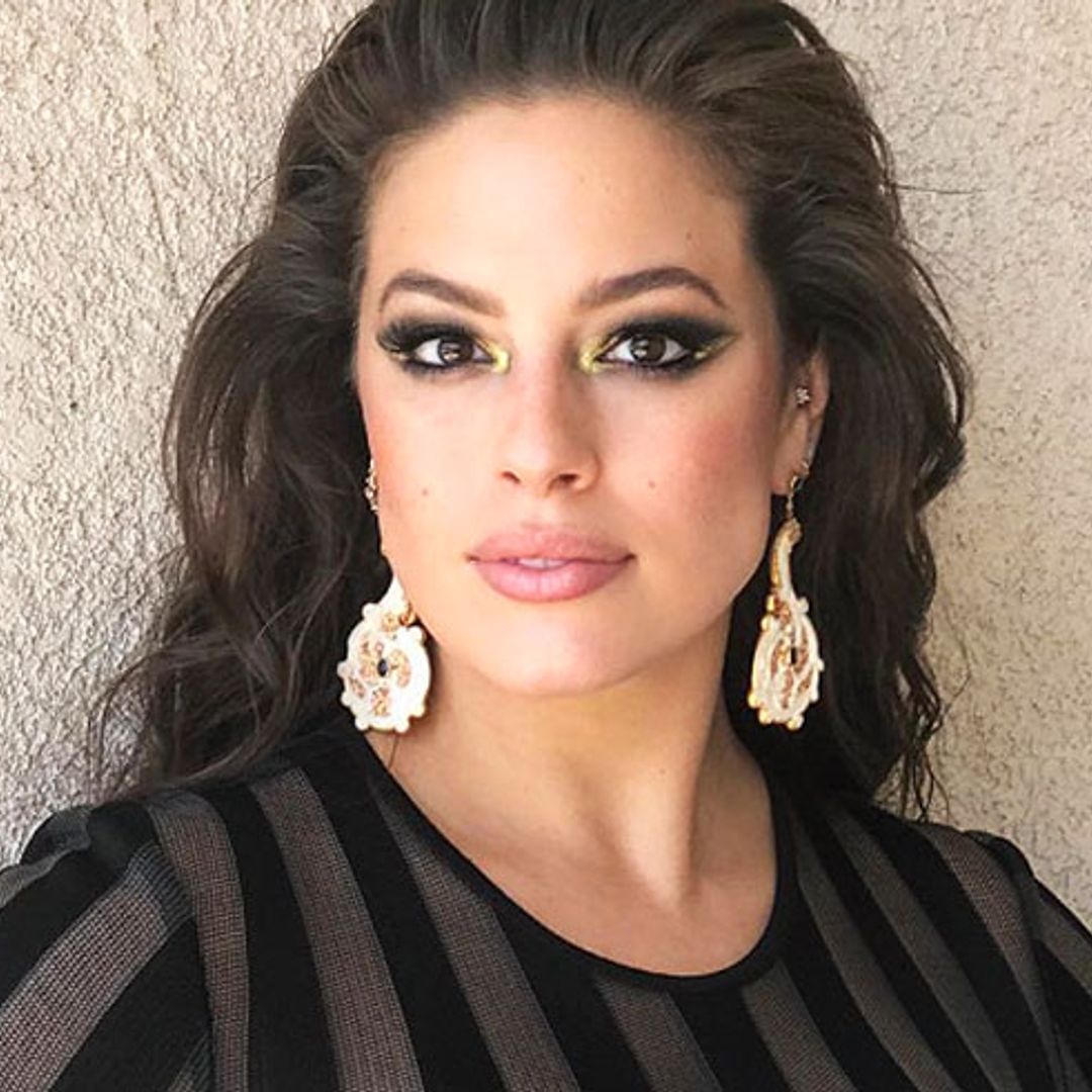 We can’t get enough of Ashley Graham’s gold-accented smoky eye look